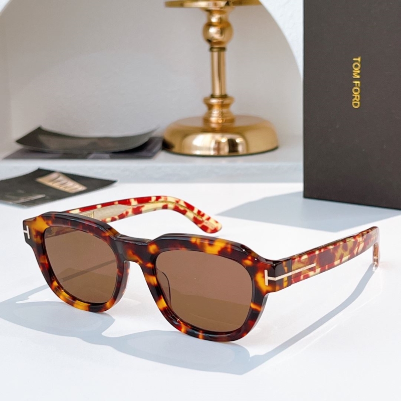 TOM FORD